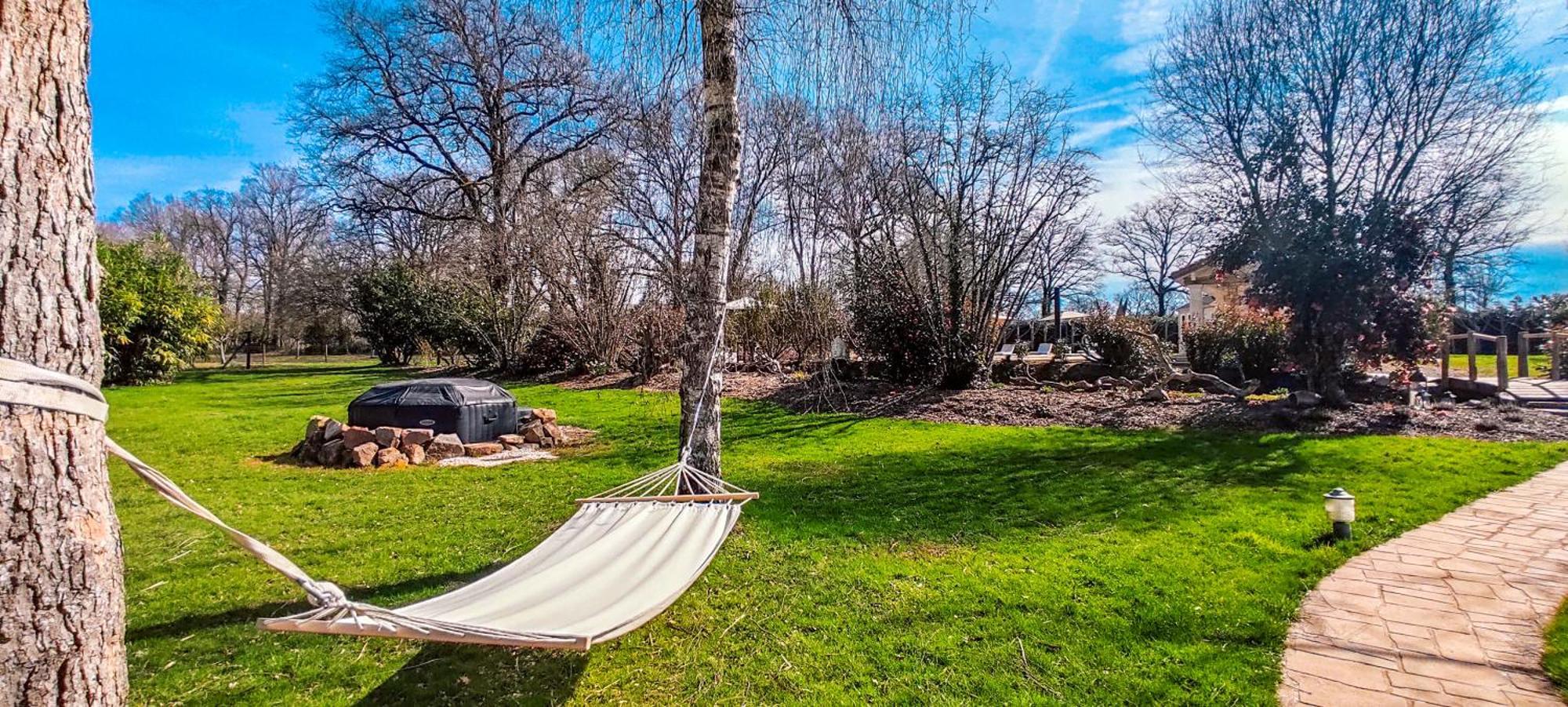 Villa Tagibao Avec Piscine Chauffee Et Spa Lesterps Dış mekan fotoğraf
