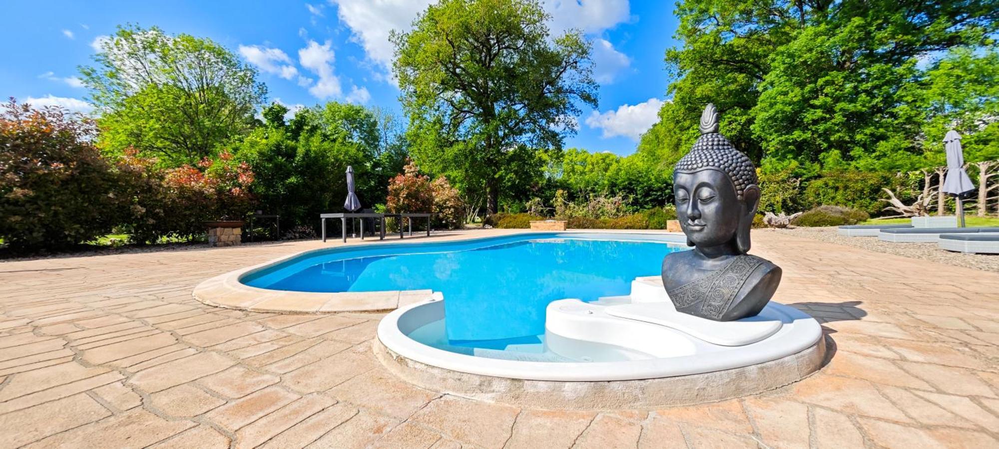 Villa Tagibao Avec Piscine Chauffee Et Spa Lesterps Dış mekan fotoğraf