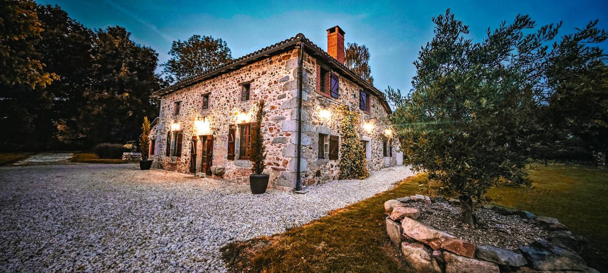 Villa Tagibao Avec Piscine Chauffee Et Spa Lesterps Dış mekan fotoğraf